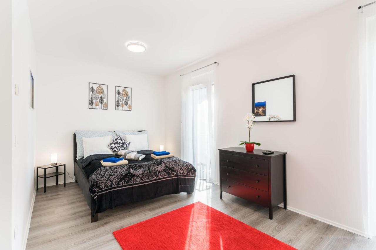 New Blue Danube Apartment With Balcony And Parking Budapest Eksteriør bilde