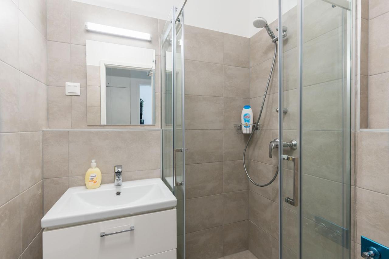 New Blue Danube Apartment With Balcony And Parking Budapest Eksteriør bilde