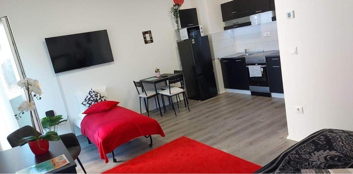 New Blue Danube Apartment With Balcony And Parking Budapest Eksteriør bilde