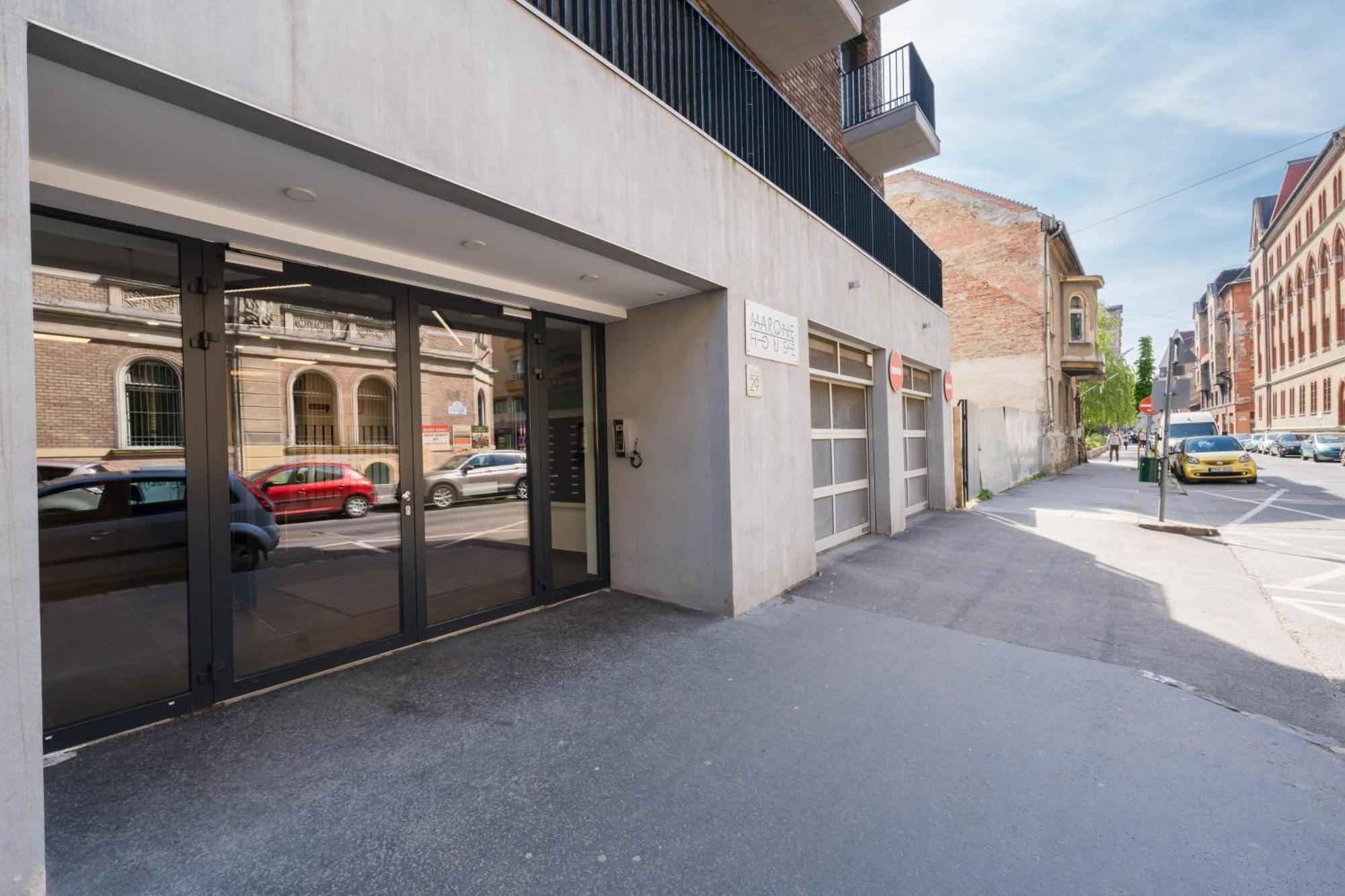 New Blue Danube Apartment With Balcony And Parking Budapest Eksteriør bilde