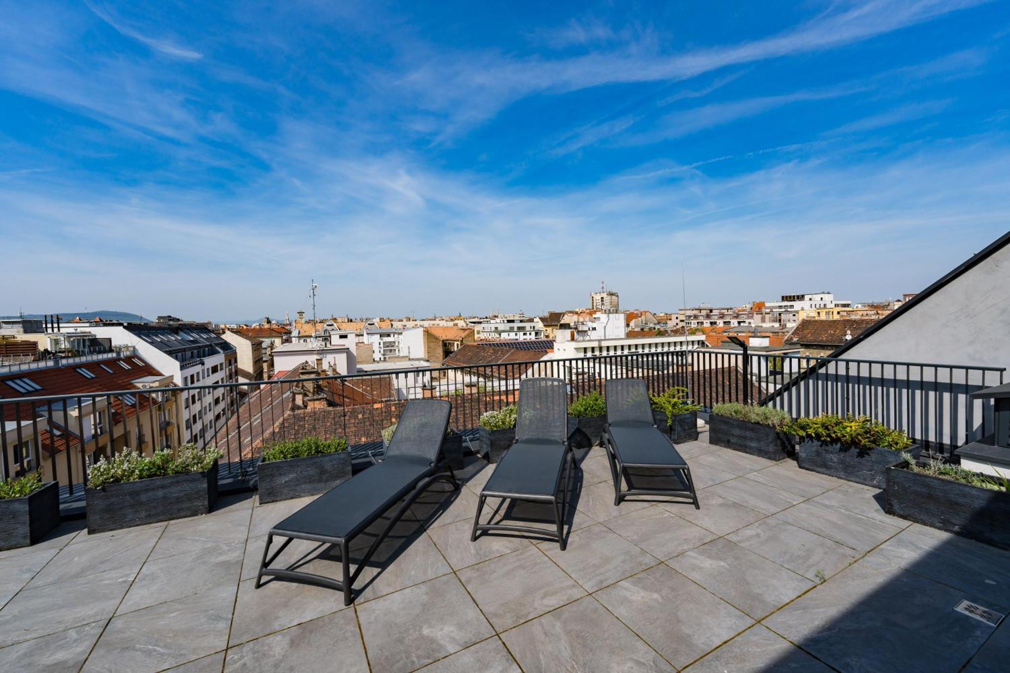 New Blue Danube Apartment With Balcony And Parking Budapest Eksteriør bilde